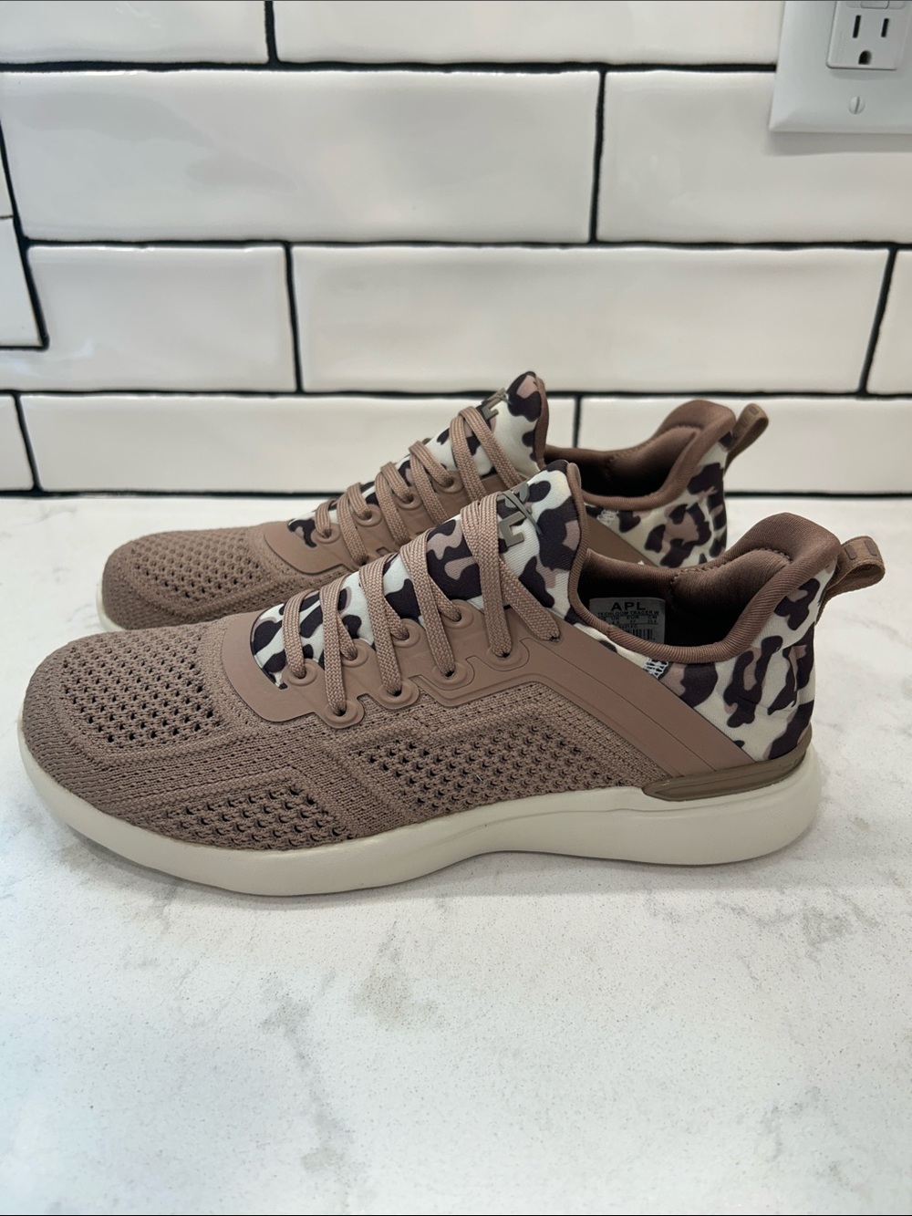 Athletic Propulsion Labs (APL) Techloom Tracer Sneakers Almond Leopard Women’s 7 - Picture 7 of 16